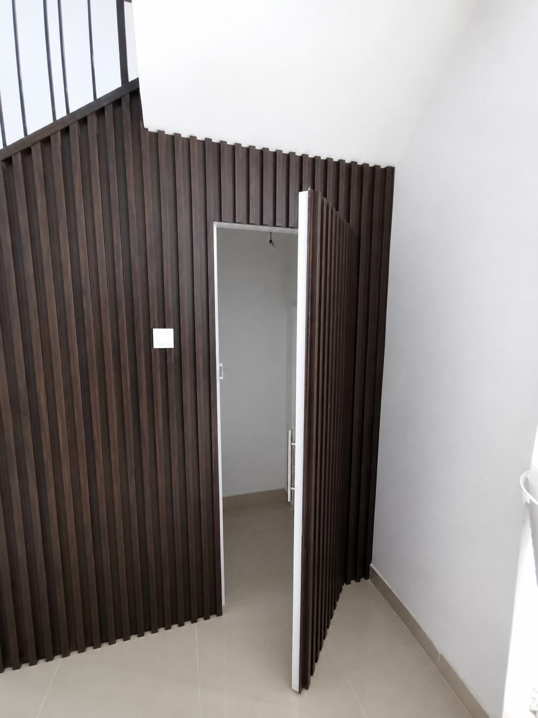 Fluted Panel 001