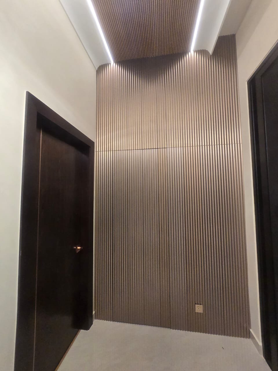 Fluted Panel 015