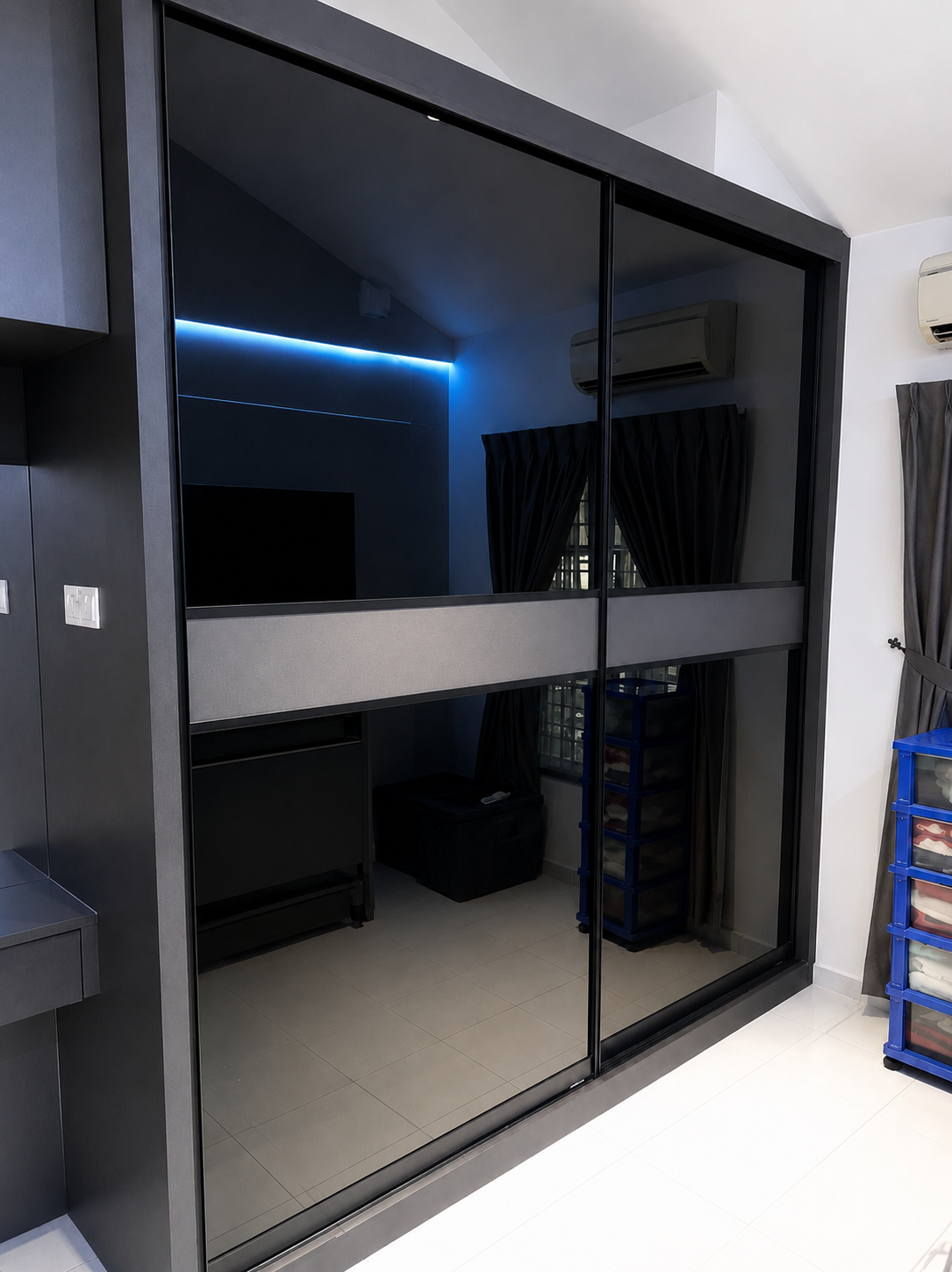 Wardrobe 016